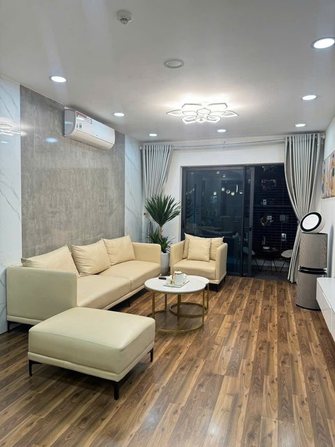 Bán chung cư Goldmark City, 136 Hồ Tùng Mậu, vị trí đẹp, 116m, 3 ngủ, nội thất cao cấp.