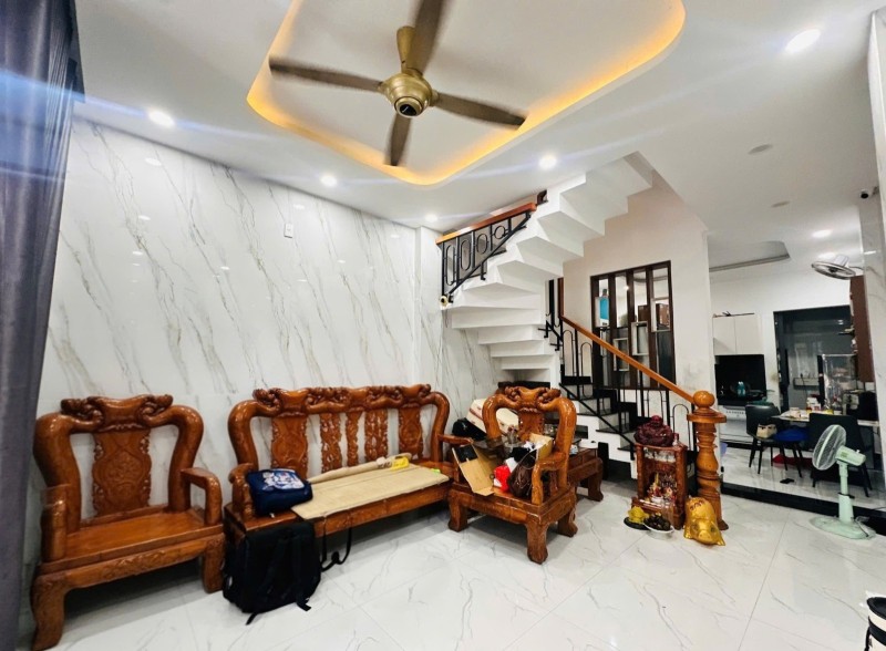 Bán nhà 4 tầng Đường Số 7, Tam Bình, Thủ Đức, TP HCM. DT 52m2, sổ hồng riêng, giá 7.48 tỷ.