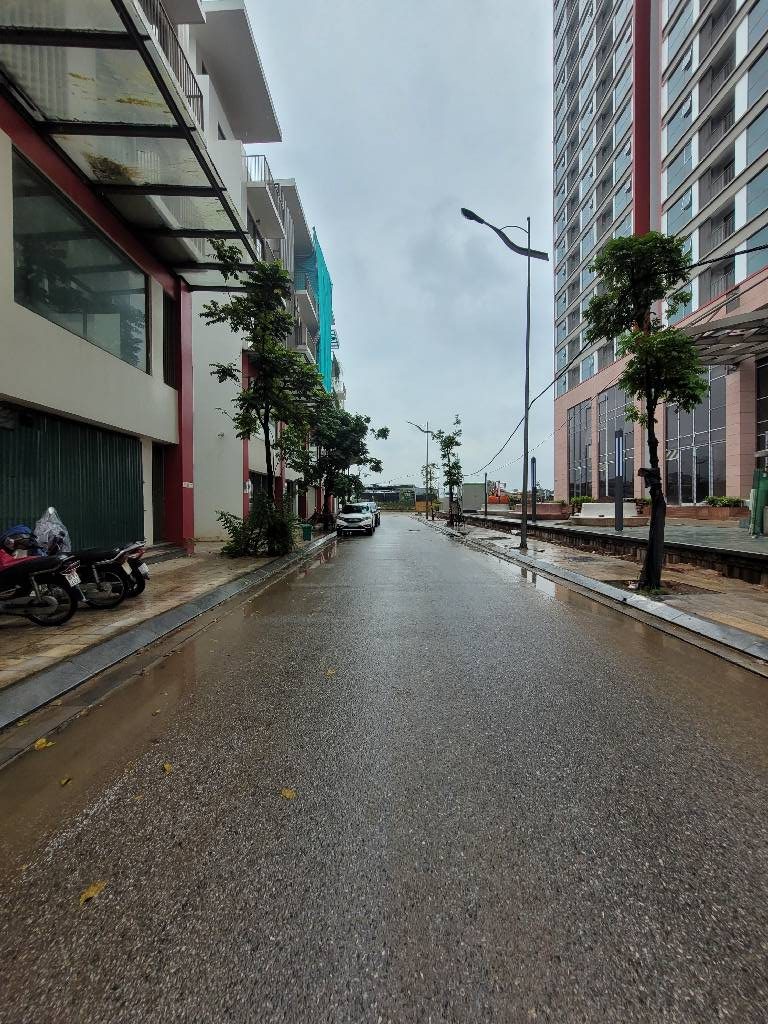 BÁN NHÀ NGỌC THỤY 110M2- 6 Tầng- Vỉa hè, Oto Tránh- KINH DOANH- 33.x Tỷ