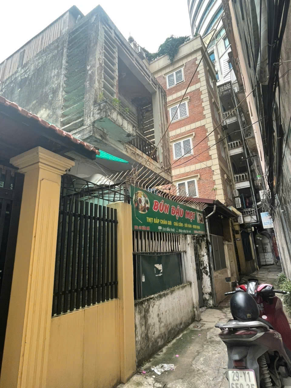 Siêu hiếm bán 80m hòa mã tặng nhà cách phố 15M hai bà trưng