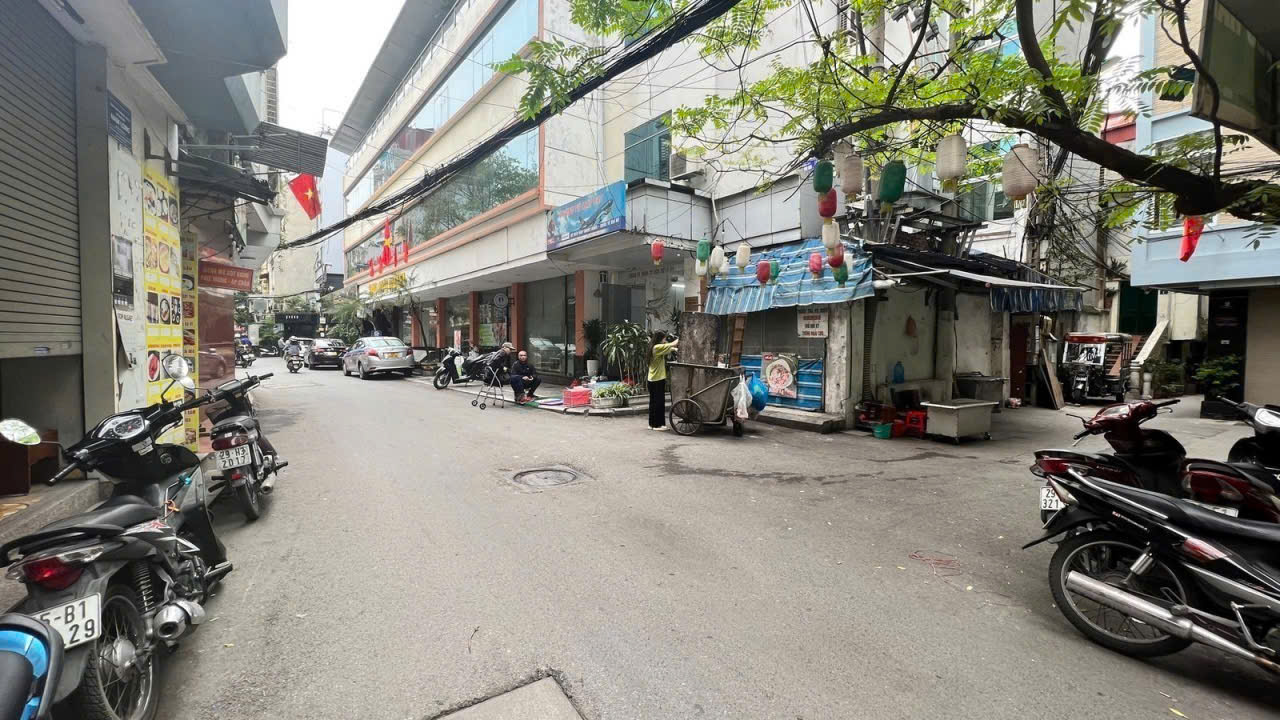 Bán 56Mthoong phong tôn đức thắng tặng nhà lô gốc ô tô vào nhà đống đa