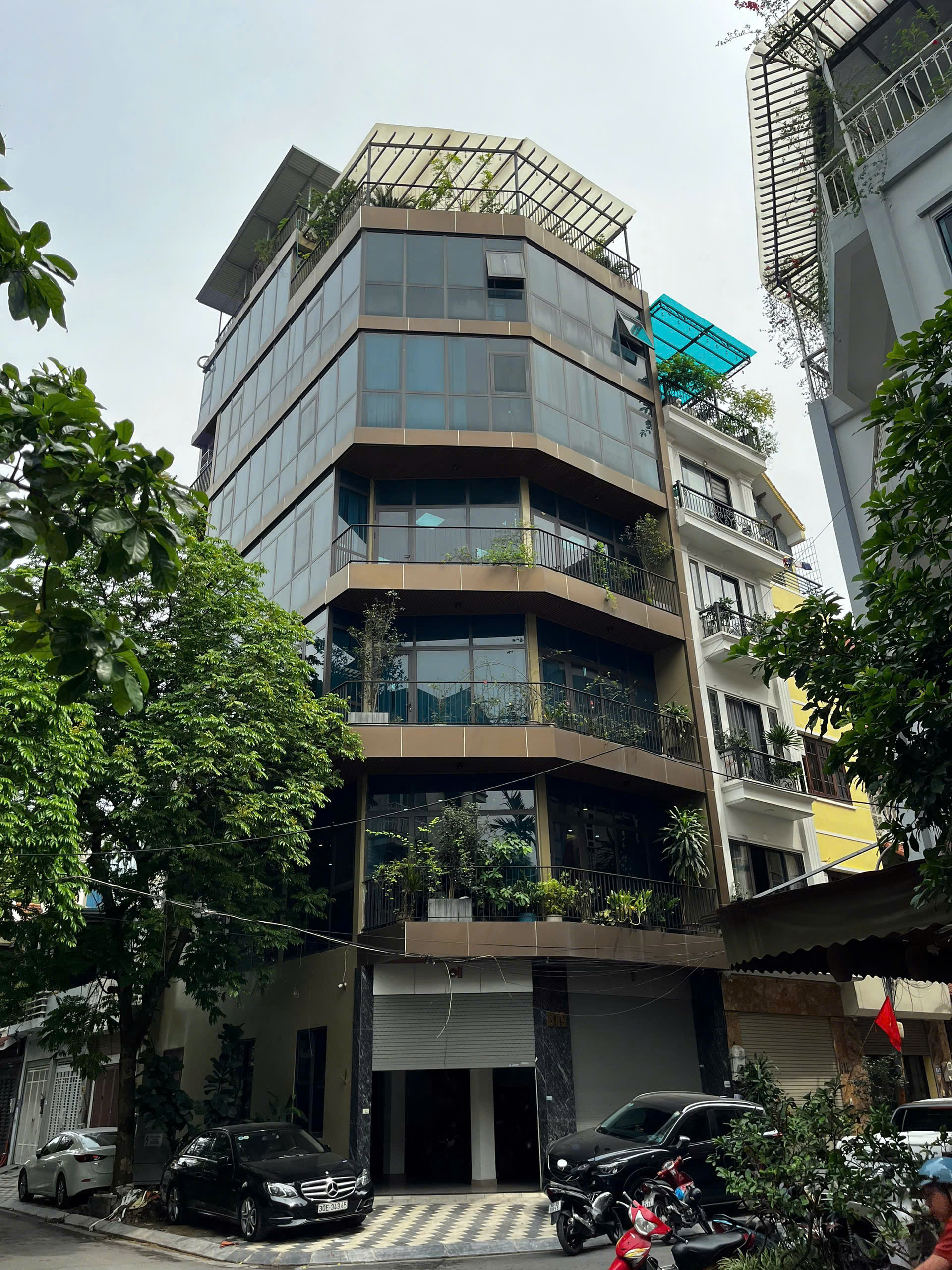 Bán nhà phố Vạn Bảo Liễu Giai, 7 tầng thang máy, ô tô tránh, 70m, chỉ 36.5 tỷ