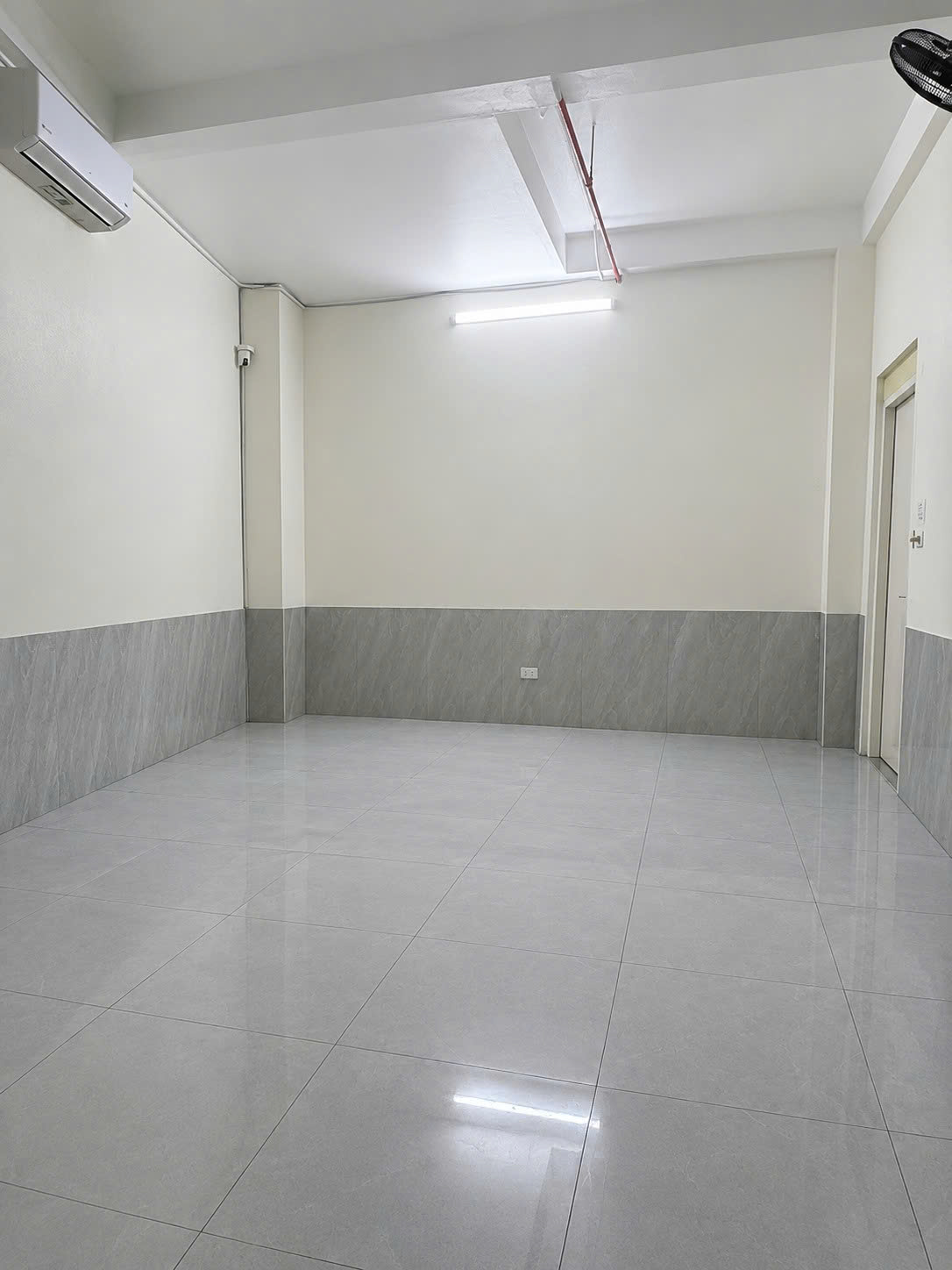 Sang nhượng phòng Mặt bằng 30m² – Ngõ 59 Văn Tiến Dũng, Phúc Diễn, Hà Nội