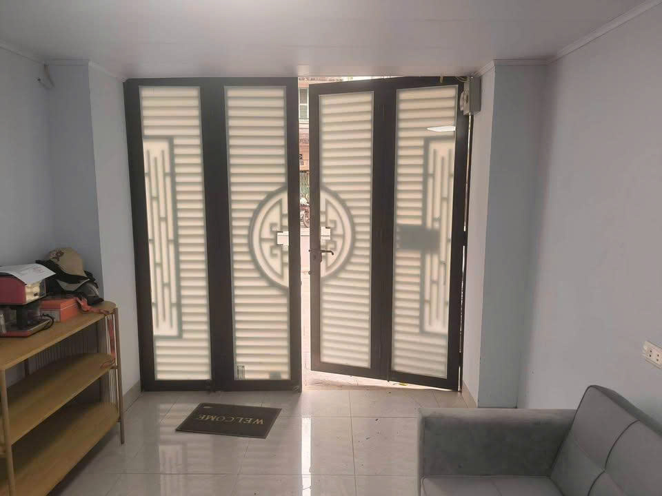 CHO THUÊ NHÀ NGUYÊN CĂN MẶT ĐƯỜNG SƠN TÂY – GẦN CHỢ NGỌC HÀ