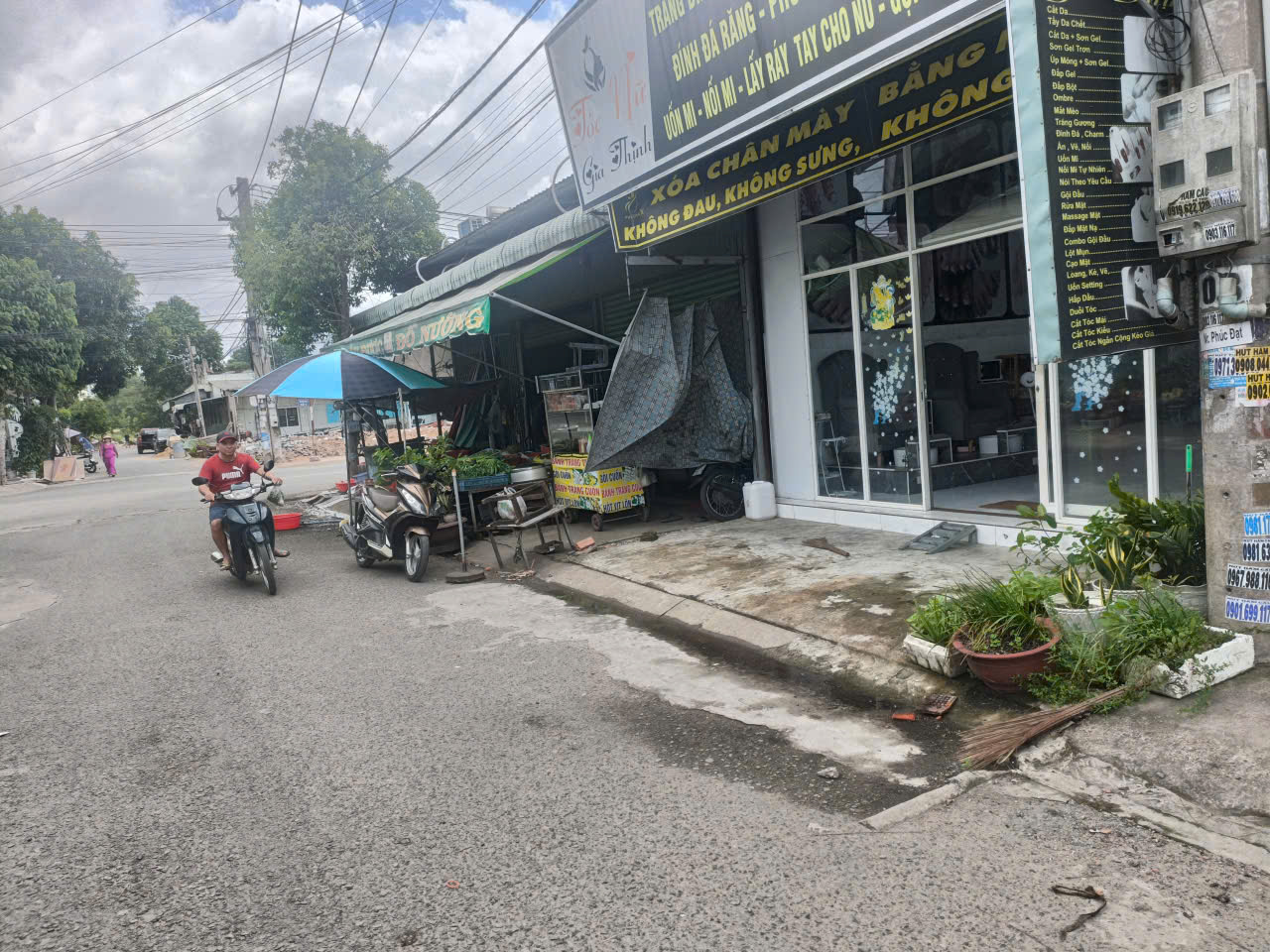 SANG NHƯỢNG TIỆM – CHÍNH CHỦ Do chuẩn bị sang Mỹ đoàn tụ cùng gia đình nên mình cần sang lại tiệm