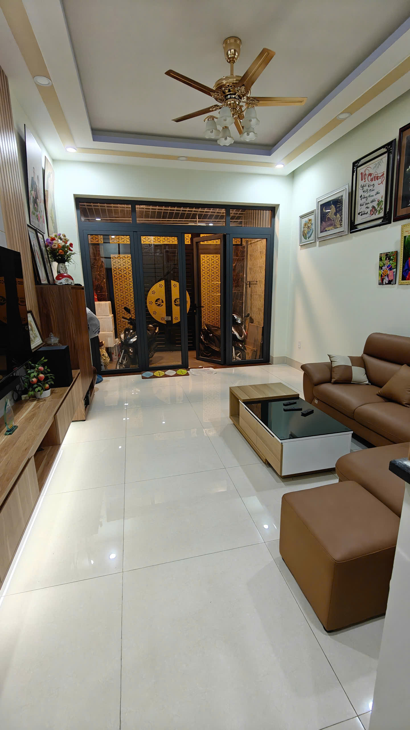 Bán nhà 3 tầng, đường Tân Hòa 2, Hiệp Phú, Q9. Thủ Đức, TP HCM. DT 72m2, SHR. Giá 9,4 tỷ.