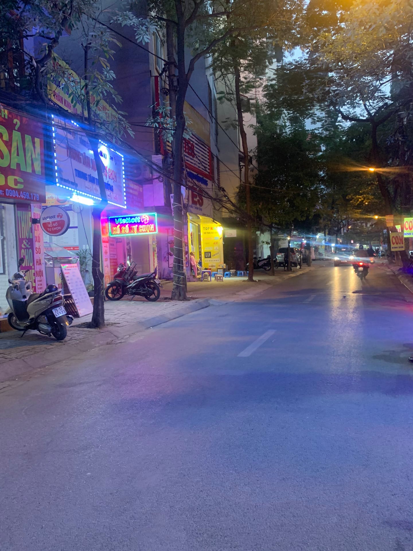 MẶT PHỐ - VỈA HÈ - XÂY VĂN PHÒNG TUYỆT ĐỈNH - Gần các TTTM lớn như: Artemis, Royal City, Mipec Tây Sơn.