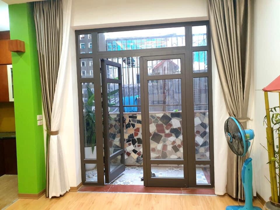 Bán nhà phố Nguyễn Chí Thanh, ô tô tránh, kinh doanh, đường thông, 106m2, 15.9 tỷ