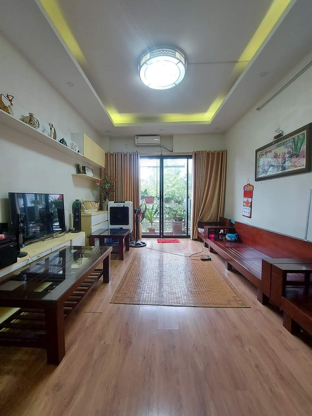 Bán Gấp Nhà mặt phố Hàm Long, Diện tích 250m, 7 tầng, Giá 55 tỷ, có thương lượng.