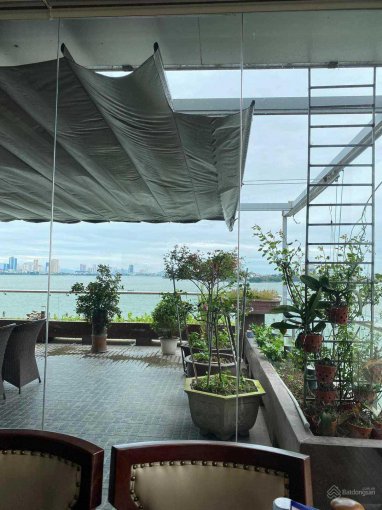 Bán nhà mặt Hồ Tây MT 12m vị trí đắc địa, DT 215m2, đẹp nhất phố giá 500tr/m2