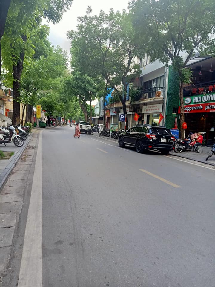 Bán nhà mặt phố Đường Thành 20m tầng 1 mặt tiền 4.3m 10.5 tỷ quận Hoàn Kiếm hiện đang kinh doanh thu 150 tr/tháng