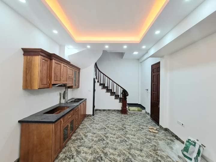 Nhỉnh 20 tỷ bán nhà Nguyễn Thị Định 80m2, MT5.5m, 7 tầng thang máy, vỉa hè