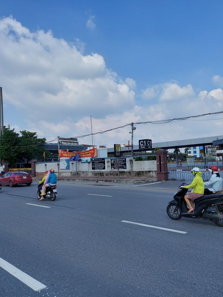 Bán nhà mặt Đường Giải Phóng 100m2 x 3 tầng, mt 18m, 14.5 tỷ