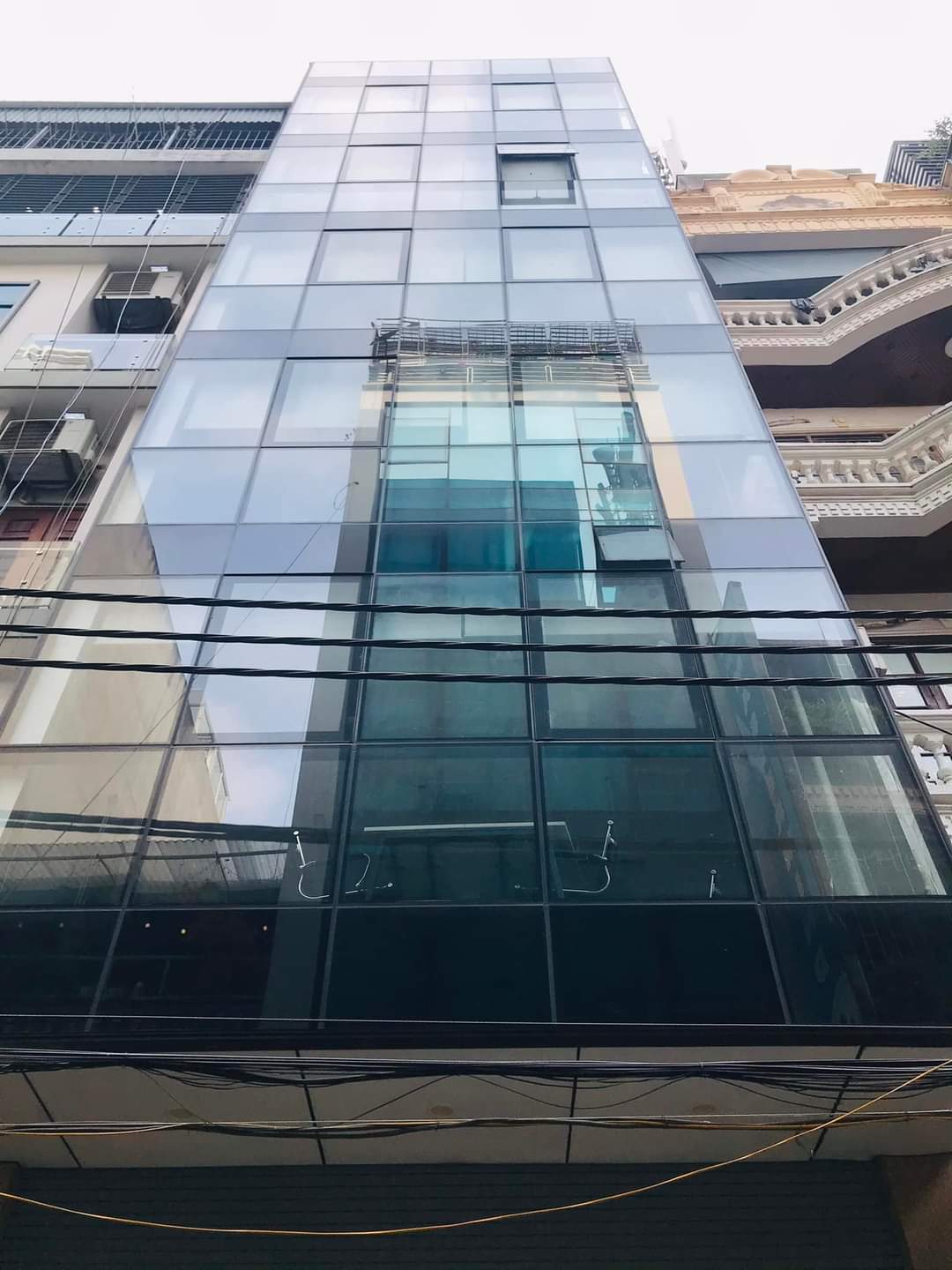 TÒA BUILDING VĂN PHÒNG-ÔTÔ KINH DOANH-TRUNG KÍNH-CẦU GIẤY-DT 75m3-8T-MT 5,1m-Giá 23 tỷ.