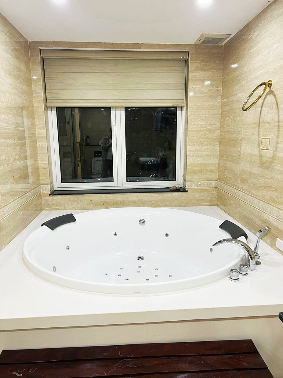 Bán nhà mặt phố Duy Tân, Cầu giấy 100m2x7T cho thuê 150 triệu/tháng giá 27 tỷ.