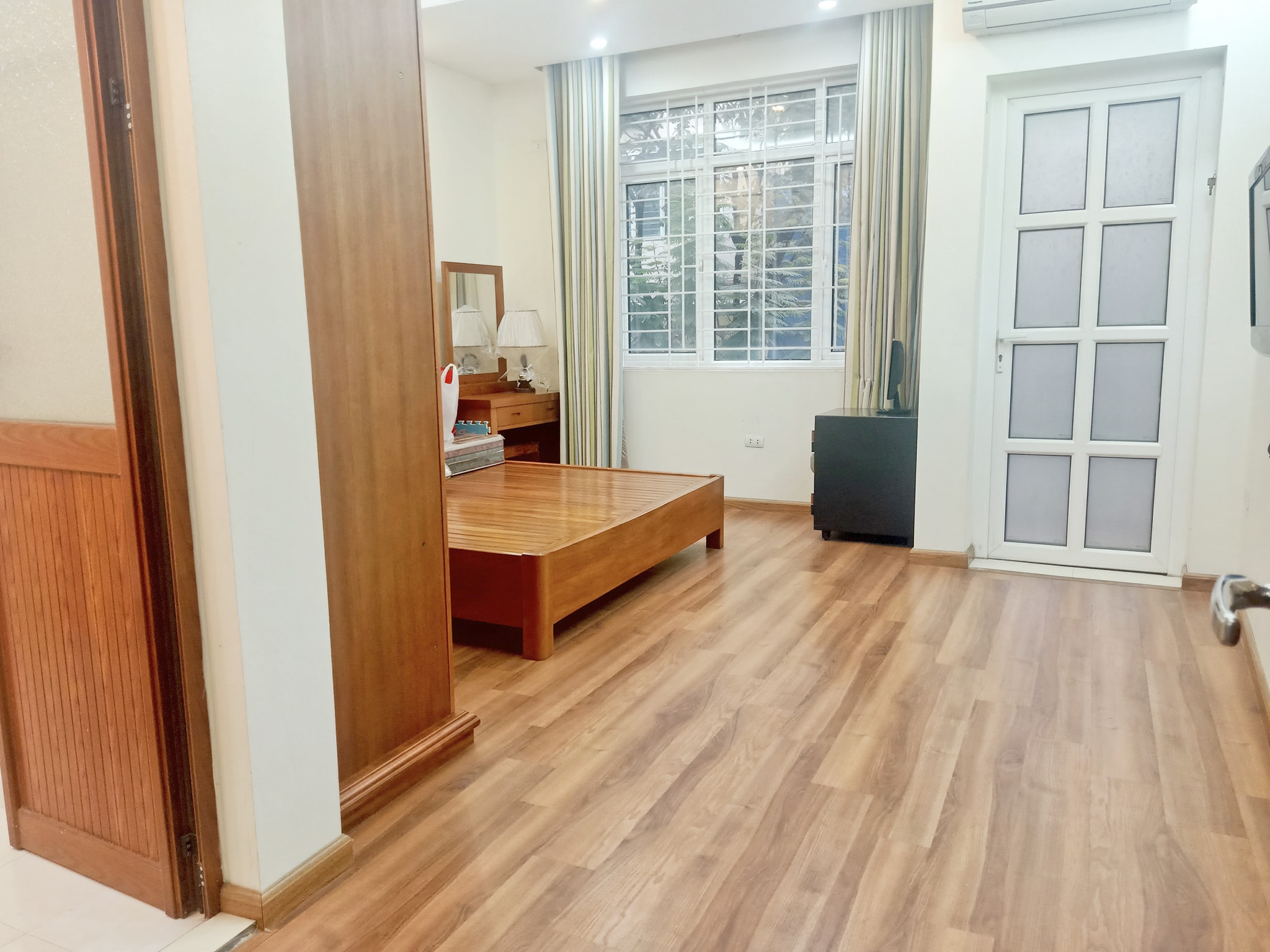 280m2
