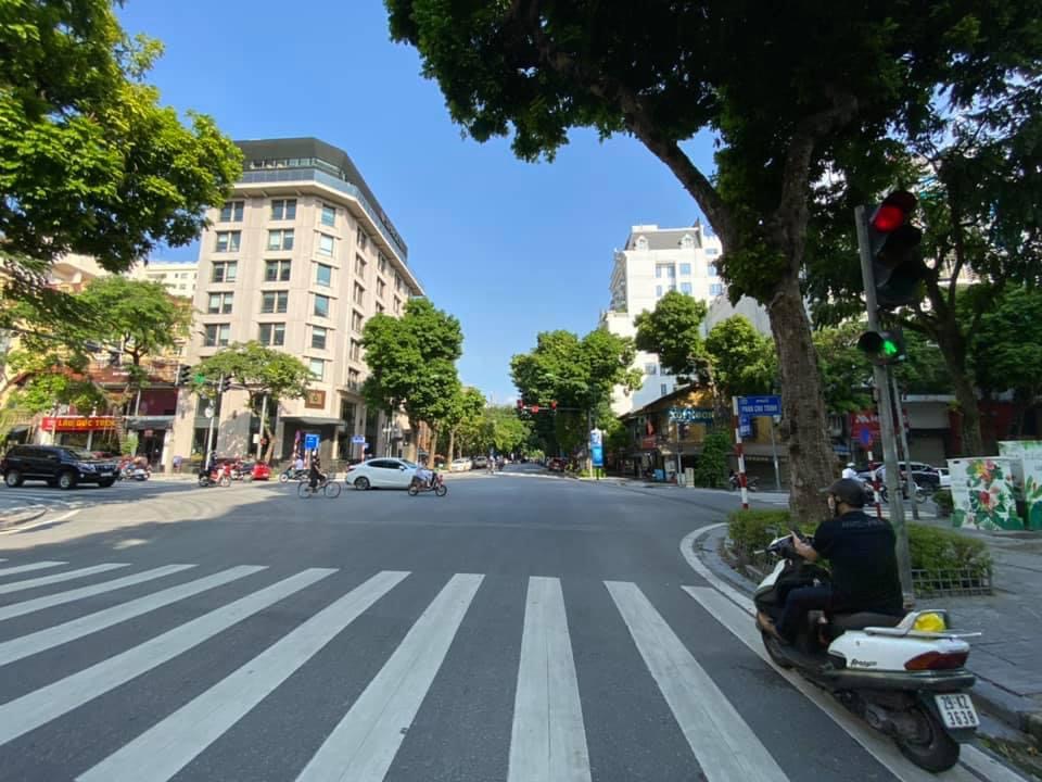 Biệt thự loại 3 mặt phố Trần Hưng Đạo - MT 10m - DT 400m - Hoàn Kiếm