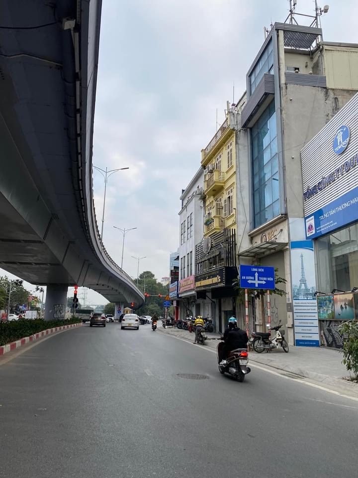 - MẶT PHỐ NGHI TÀM 8 TẦNG THANG MÁY - DIỆN TÍCH 90M - MẶT TIỀN RỘNG 6M - THOÁNG SAU VIEW HỒ - THÔNG SÀN VĂN PHÒNG, KINH DOANH - GIÁ 29 TỶ