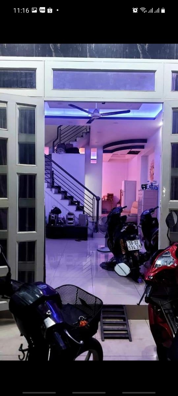 Cần bán gấp nhà 6 tầng Mặt Phố Hoàng Cầu,Đống Đa,Hà Nội.Dt:215m2.Mt:11m.