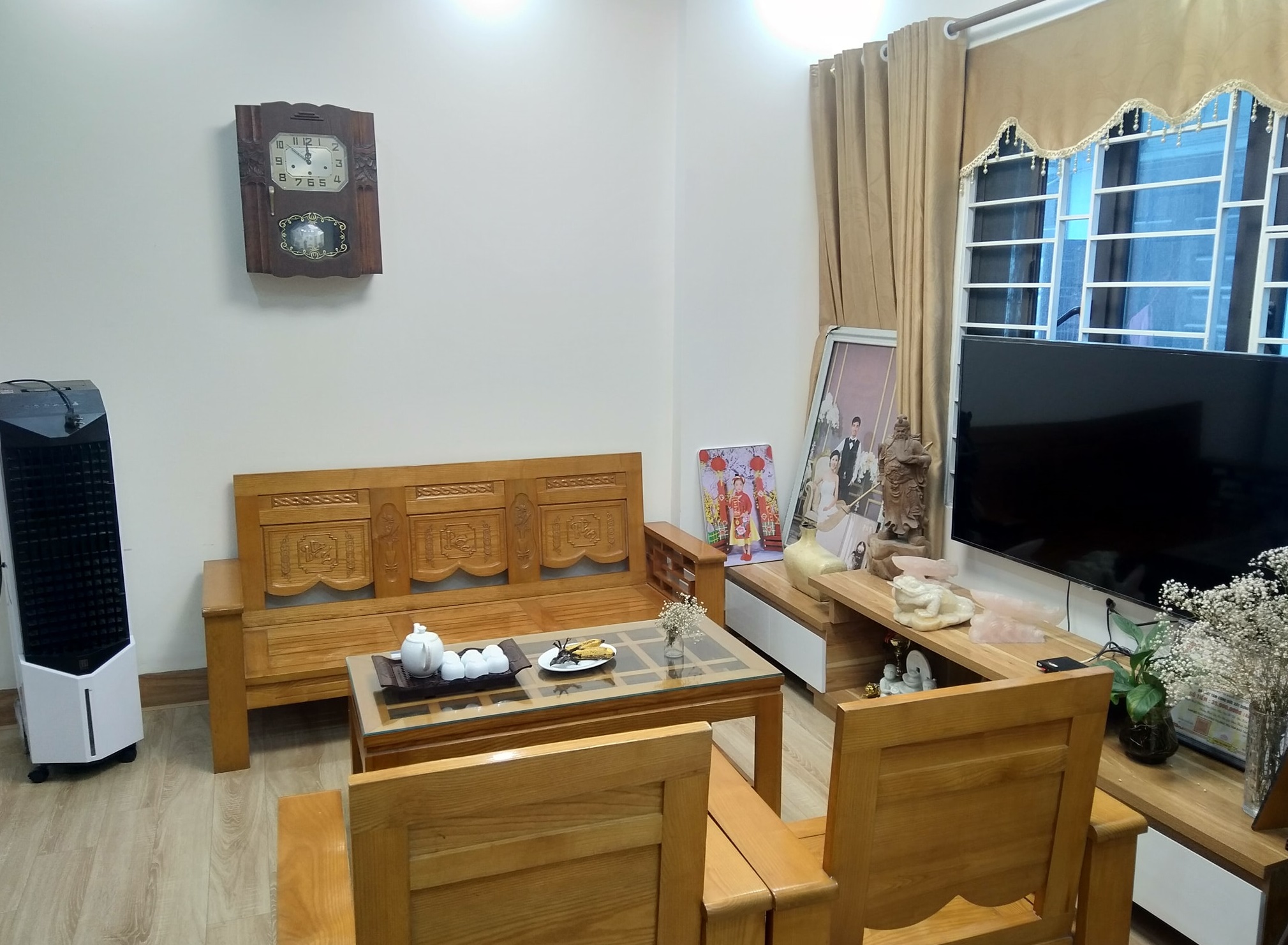 Bán gấp tòa nhà 7 tầng thang máy mặt phố Thụy Khuê, diện tích 70m2, mặt tiền 6m, 21 tỷ.