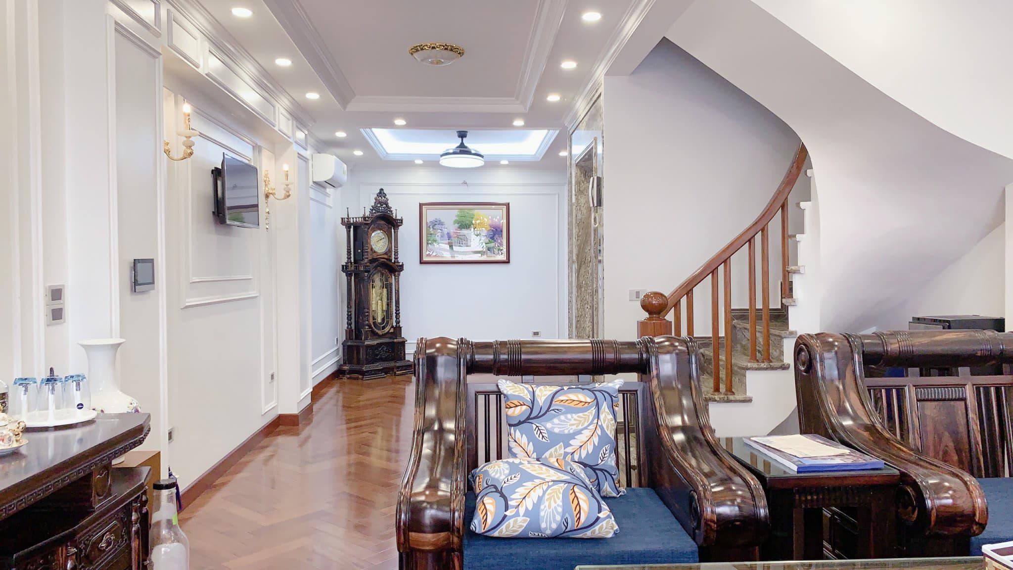 Bán nhà MP Bảo Khánh, 175m2 x 4 tầng, mt 25m, 186 tỷ