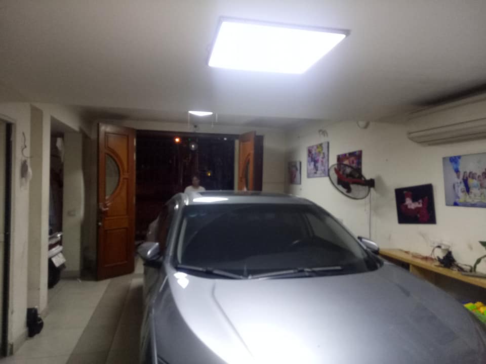 Bán nhà mặt phố Hồng Hà, nhà 5 tầng có diện tích 80m2, mặt tiền 6m rộng rãi, giá chỉ với 20.5 tỷ.