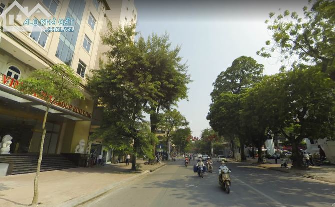 Mặt phố Bà Triệu 200m2, 128 tỷ, 10 tầng kinh doanh khách sạn, nội thất long lanh, 60 phòng