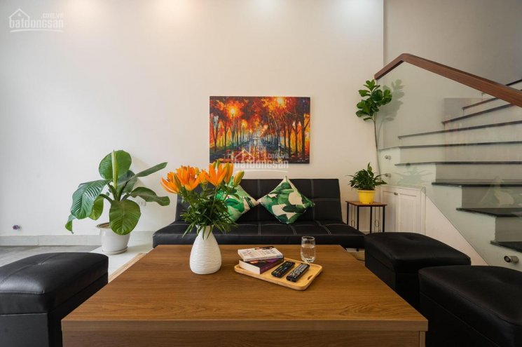 Bán nhà 33 tỷ Cầu Giấy 7 tầng thang máy thông sàn 170m2 ô tô tránh