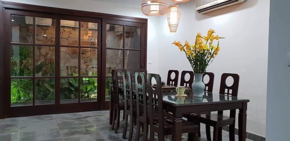 Kinh doanh đẹp- Nhà Thái Hà- 61m2- Mặt ngõ thông- Ô tô tránh- Sổ vuông đẹp- 11 tỷ