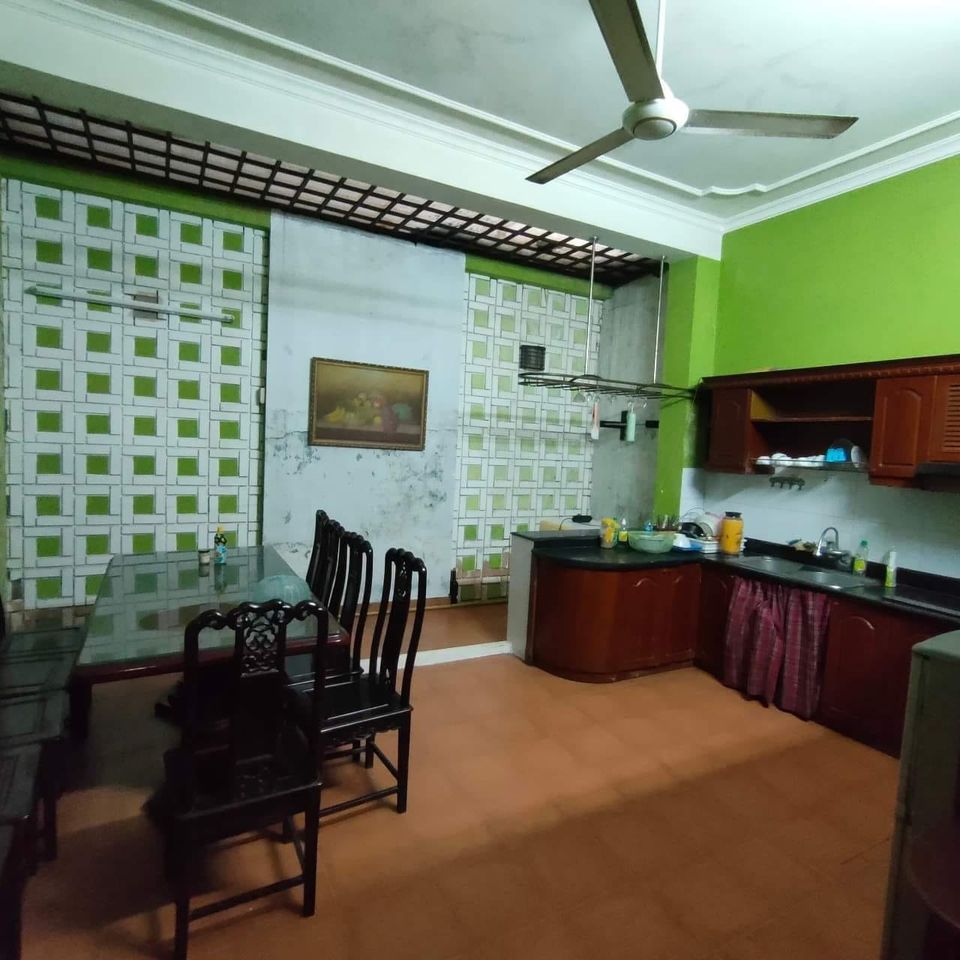 Bán nhà Kim Mã Thượng, 98m2 x 4 tầng, mt 5m, giá 10.5 tỷ