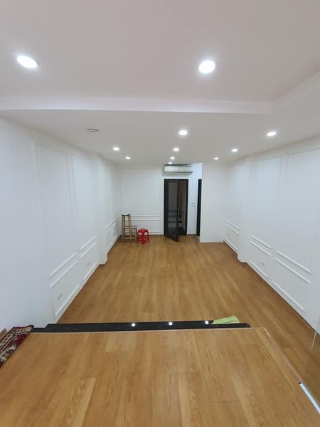 Bán nhà mặt phố Phạm Văn Đồng- 35m2 x 6 tầng- Giá 14 tỷ