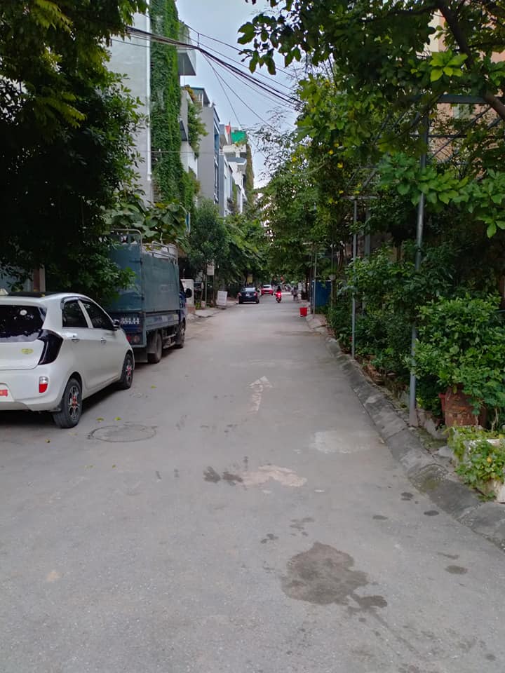 Cần bán nhà ngõ 115 Nguyễn Khang, DT 80m2 x 5T, MT 5.5m, ôto vào nhà. Giá 14 tỷ