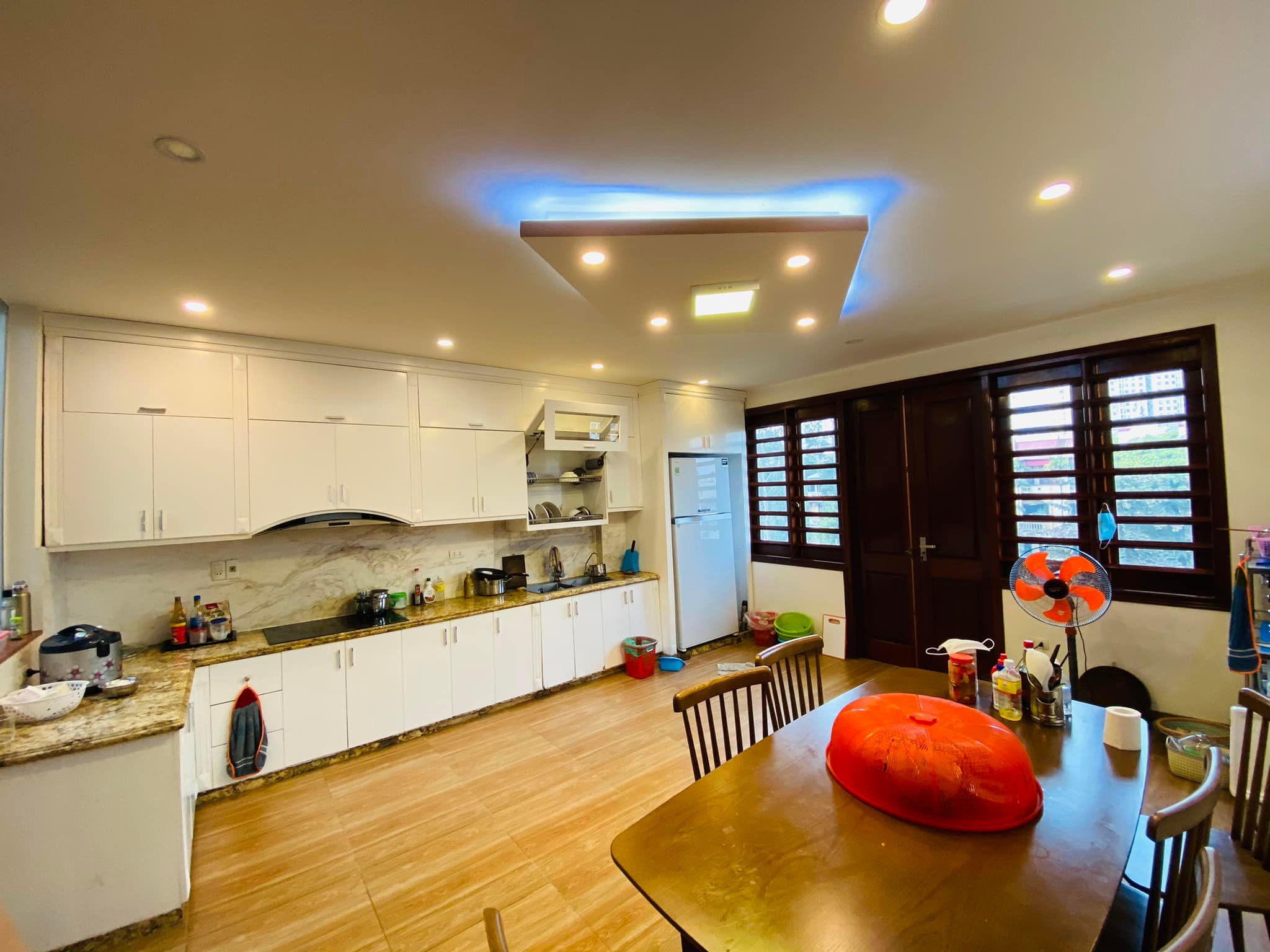 85m2