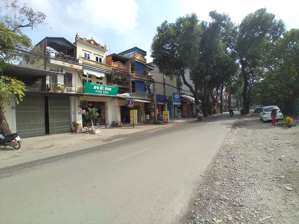 BÁN ĐẤT MẶT PHỐ ĐẠI MỖ 85M2 VỈA HÈ KINH DOANH, ĐƯỜNG TO CONTAINER TRÁNH, 098.115.8.507. + Mặt phố kinh doanh, vị trí rất đẹp, gần Louis City Đại Mỗ, gần ngã tư quy hoạch đường Lê Quang Đạo Kéo dài kết nối vành đai 2.5. + Thửa đất 85m2, MT 5m. + Sổ đỏ chính chủ. LH(16.4) Mrs Dung 098.115.8.507.