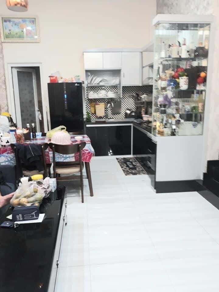 Bán nhà chính chủ giá mặt ngõ lớn phố Thái Hà, diện tích 98m2.