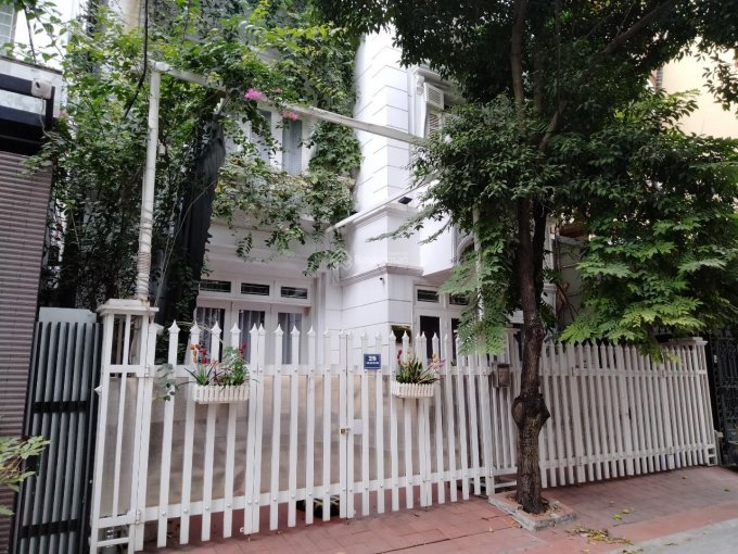 Bán biệt thự ngõ 12 Đào Tấn ~130m2 3 tầng MT 11m 19tỷ500