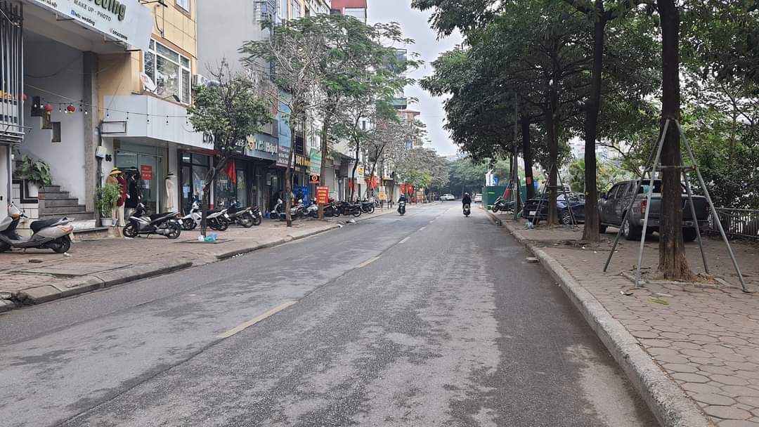 BÁN NHÀ MẶT PHỐ THƯỢNG ĐÌNH 77M2, KINH DOANH SẦM UẤT - 2 BÊN VỈA HÈ RỘNG - Ô TÔ ĐỖ TRƯỚC NHÀ THOẢI MÁI.