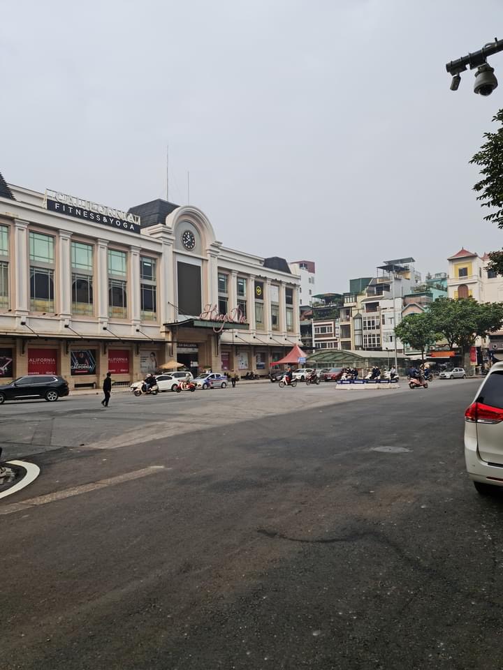 Bán nhà mặt phố Đường Thành - Hoàn Kiếm - diện tích 32m2 - 4 tầng - mặt tiền 3.7m.