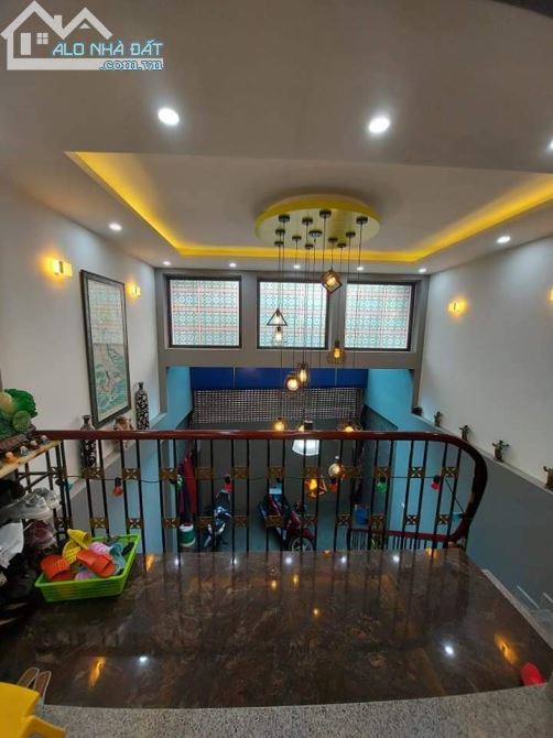 BÁN NHÀ MẶT PHỐ LĨNH NAM- DIỆN TÍCH RỘNG -KINH DOANH ĐỈNH