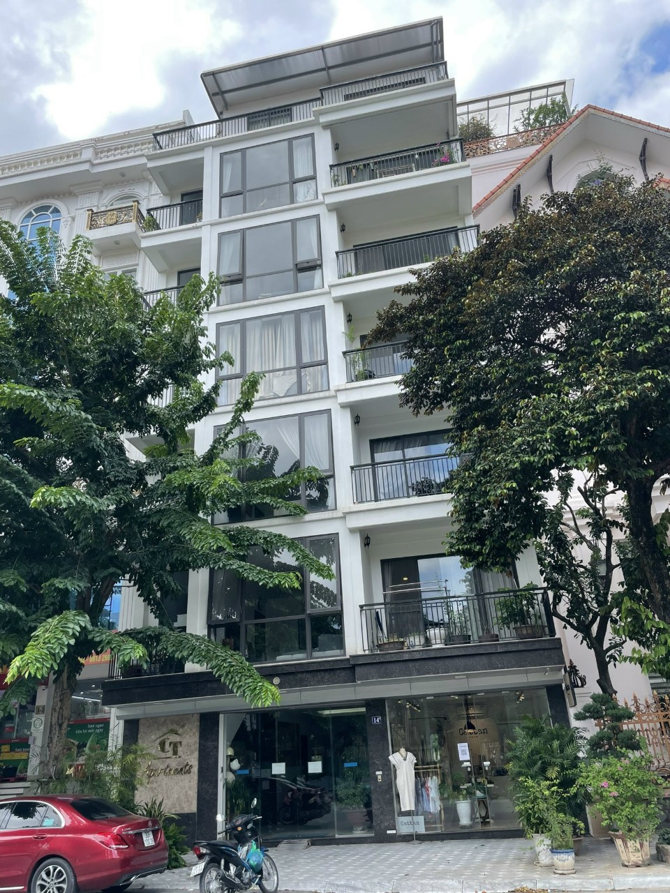 Bán tòa nhà mặt phố Hoàng Cầu, Phường Trung Liệt, Quận Đống Đa, TP Hà Nội. + Diện tích 85m2, mặt tiền 6.3m, xây 8 tầng.