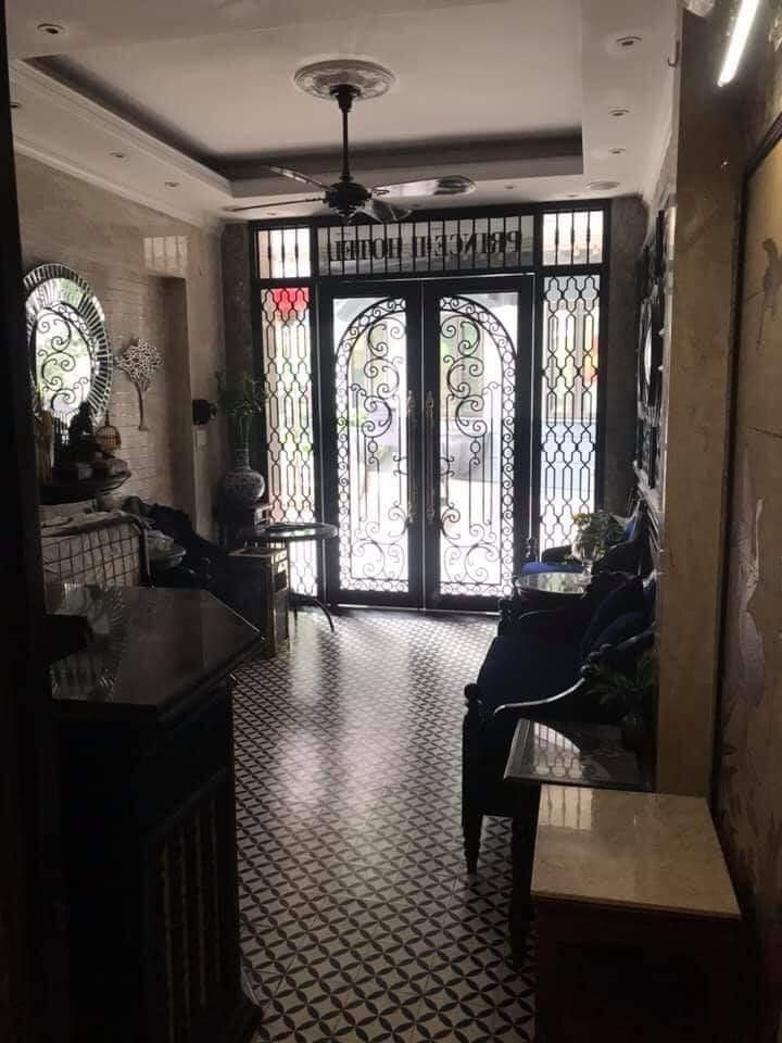 Bán nhà Mặt Phố Hào Nam, Đống Đa diện tích 80m2 mặt tiền 5m giá 20tỷ