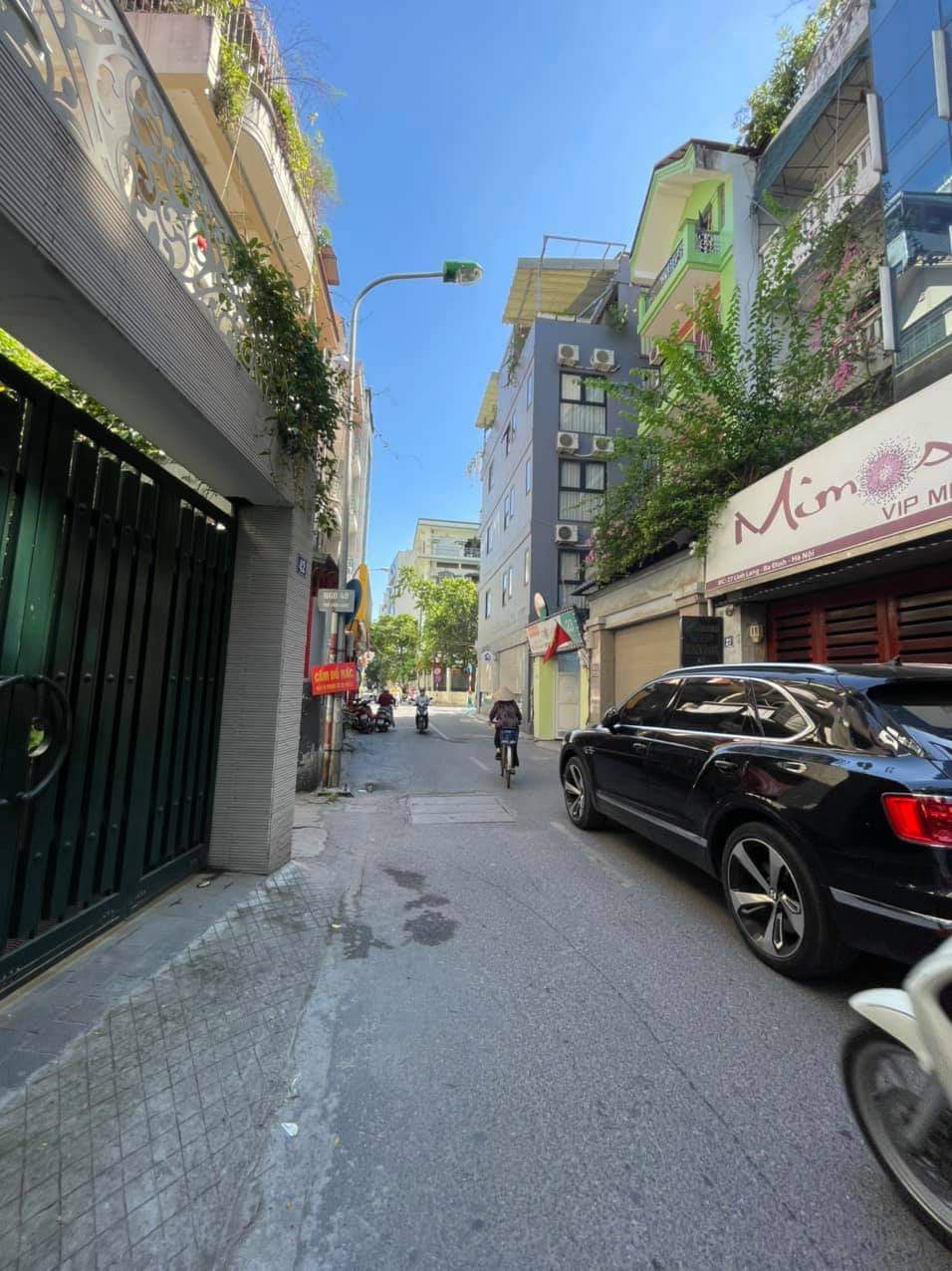 MẶT PHỐ LINH LANG-BA ĐÌNH-KINH DOANH SẦM UẤT NGÀY ĐÊM-DT 93m2-4T-MT 4,6m-Giá 31 tỷ.