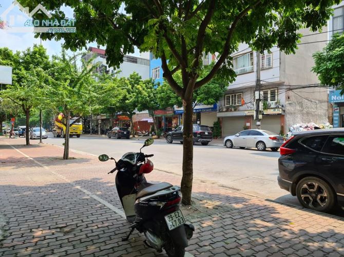 Nhf mặt tiền chợ Tam Bình, P Tam Bình, Tp Thủ Đức. 12,5 tỷ / 104m2