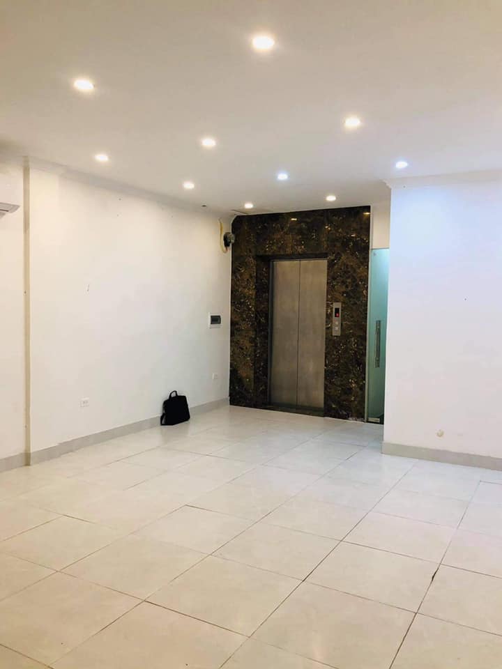 Bán nhà Dương Khuê, 50m2, 6 tầng thang máy, 15.8 tỷ, xe tăng tránh, kd vỉa hè