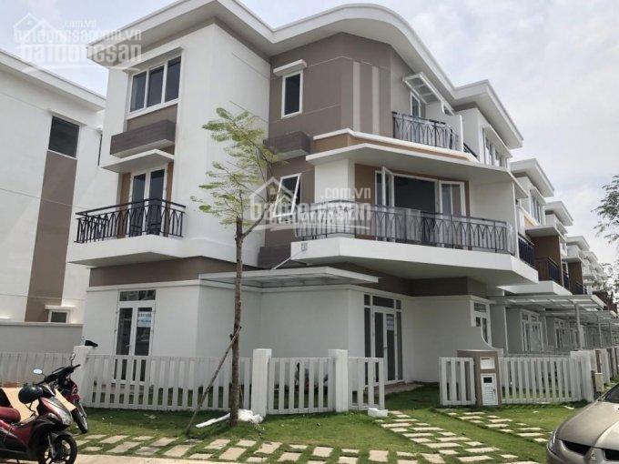 Bán biệt thự phố Trung Hoà, DT: 203m2, MT: 12m, đang kinh doanh tốt - giá 65 tỷ