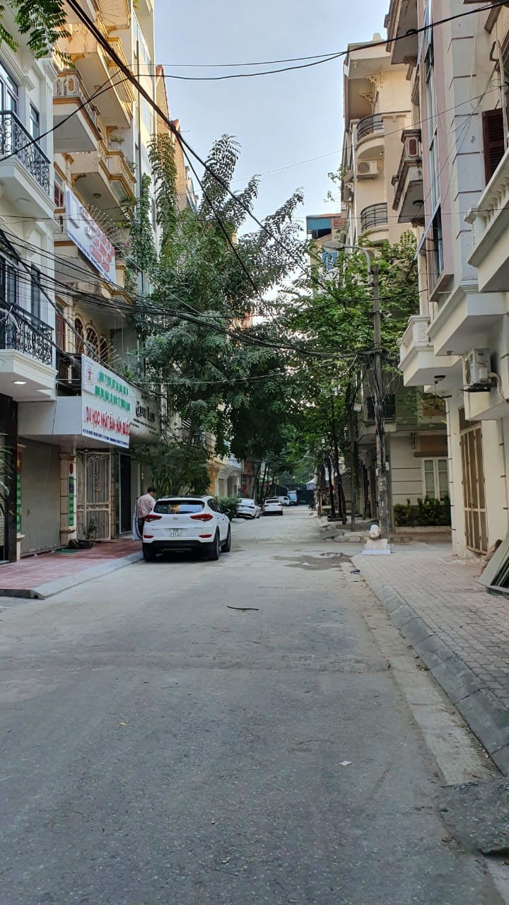 Bán nhà riêng phố Mai Dịch DT 78m2 x 4 tầng, MT 4.3m giá 14 tỷ