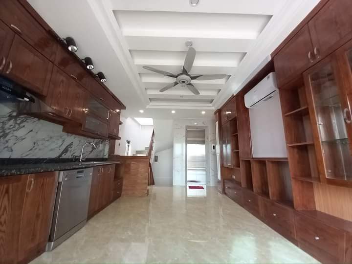 BÁN NHÀ HOÀNG CẦU ĐỐNG ĐA- PHÂN LÔ Ô TÔ TRÁNH- KD SẦM UẤT- 55M- 4T- GIÁ 12.95TY