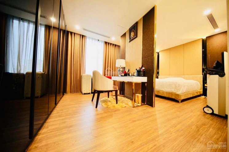 Bán biệt thự thô phố Bồ Đề GẦN HỒ - GARA - Ô TÔ TRÁNH 93m2, 4T, MT7m giá 11,5 tỷ.