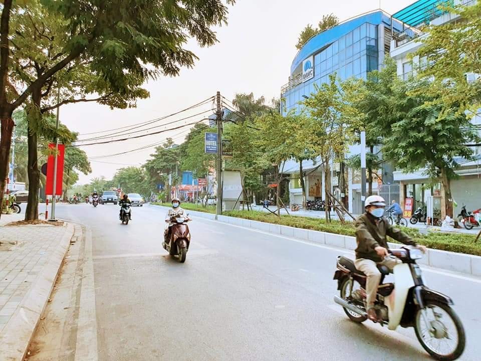 MẶT PHỐ KINH DOANH SẦM UẤT
