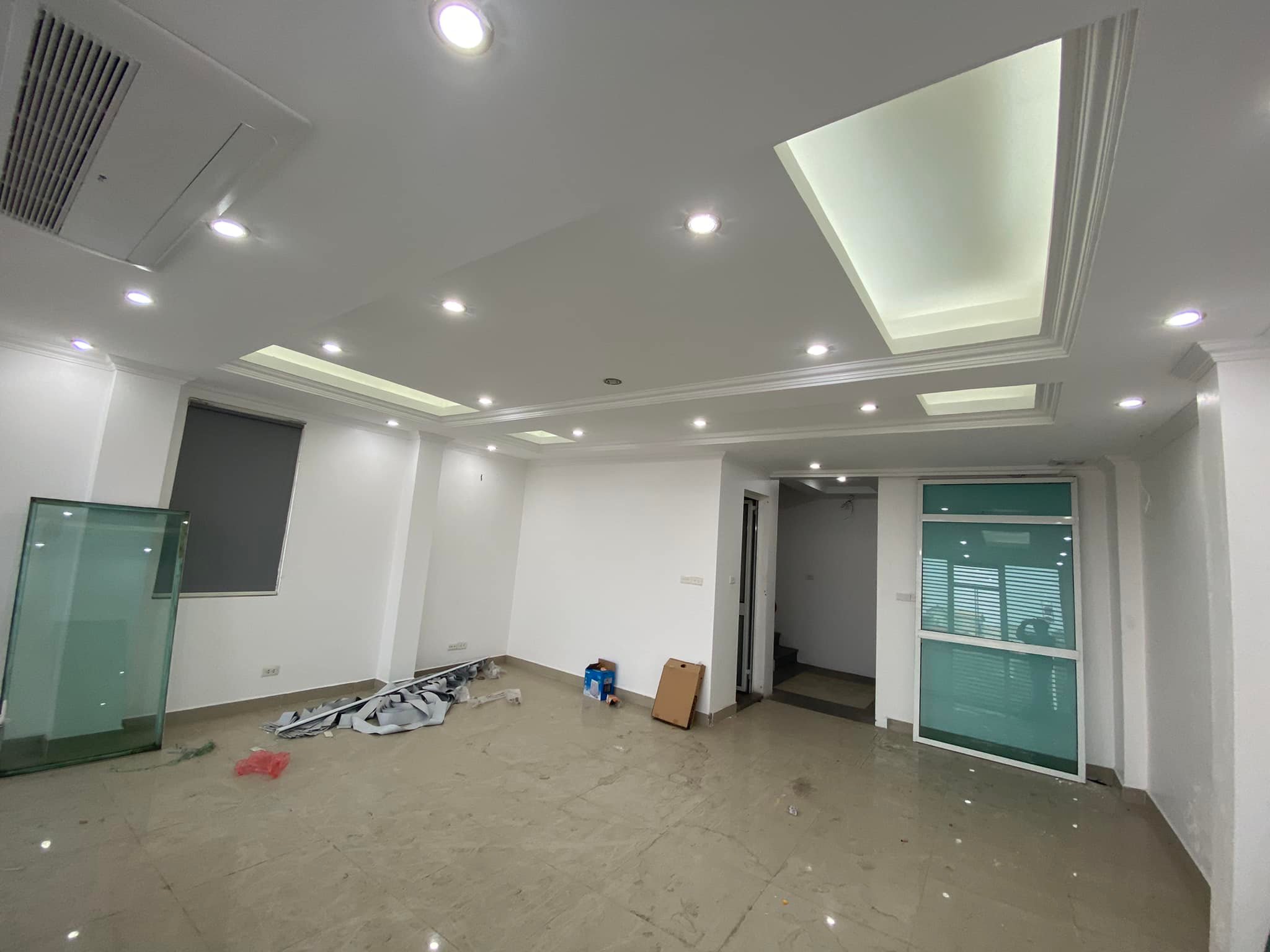 Bán nhà mặt phố Âu Cơ, 40m2 x 7 tầng, mt 6m -15.5 tỷ